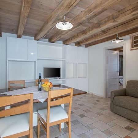 Lana House With Apartments Petrovija Ngoại thất bức ảnh
