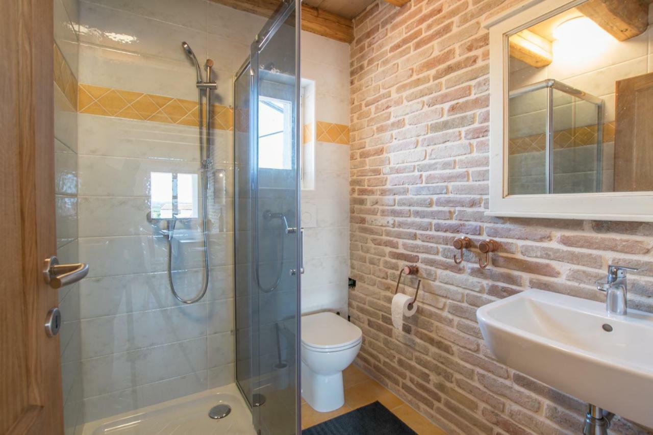Lana House With Apartments Petrovija Ngoại thất bức ảnh