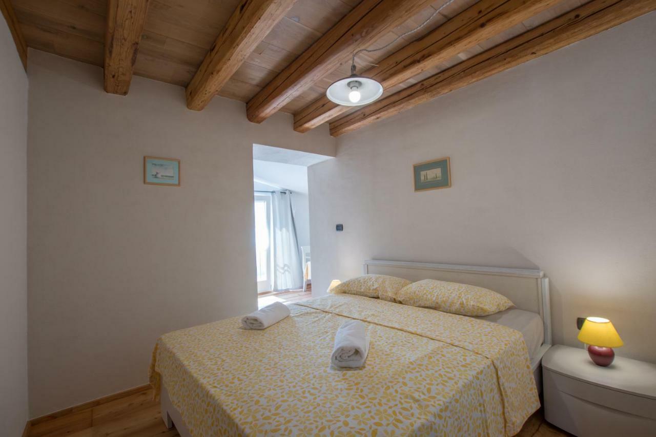 Lana House With Apartments Petrovija Ngoại thất bức ảnh